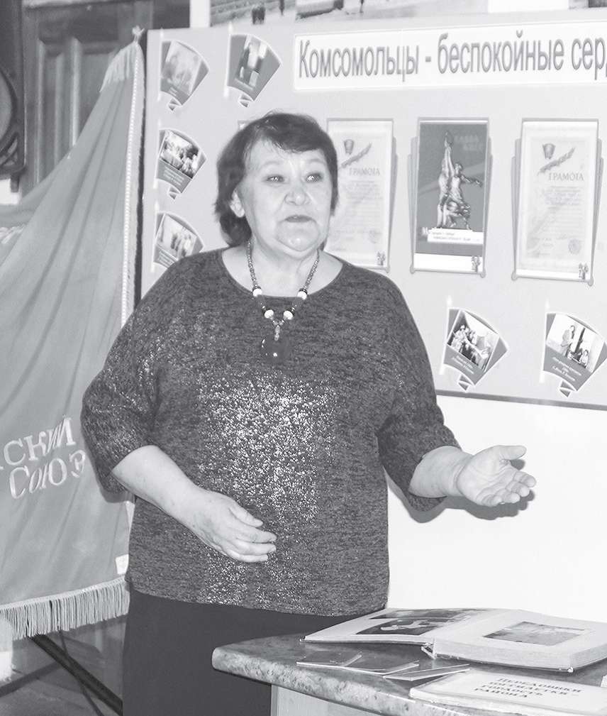 Воспоминаниями о начале творческого пути делится комсомолка восьмидесятых годов Людмила Копцева.